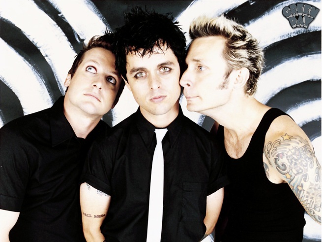 Green Day perdeu o rumo de casa e insiste no erro de American Idiot